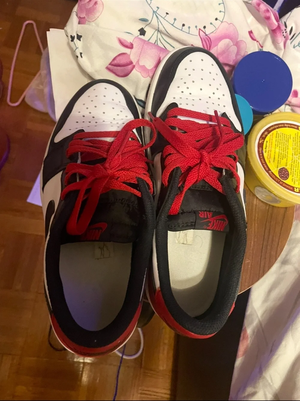 Jordan Low Top Sneaker - White / Black / Red